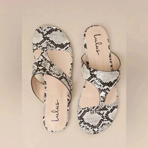 NEW with tags (NWT) Lulu’s Mylee Natural Snake-Embossed Flat Thong Sandals